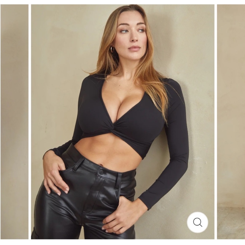 Klassy Network Twist Front Crop Long Sleeve